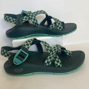 Chaco adjustable strap sandal teal woman’s size 7 CHACO water river beach  shoe